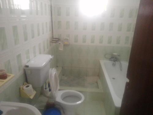 ナイロビにあるPeacock palaceのギャラリーの写真