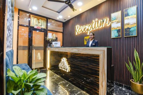 Ο χώρος του λόμπι ή της ρεσεψιόν στο FabHotel Royal Park Inn - Nr Eden Garden Stadium