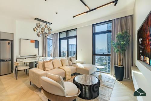 Creek Palace 2BR with Sea and Burj View by BMS