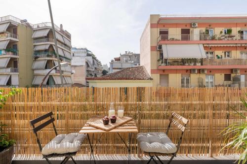 Family-Friendly Thisseio Retreat Near Acropolis