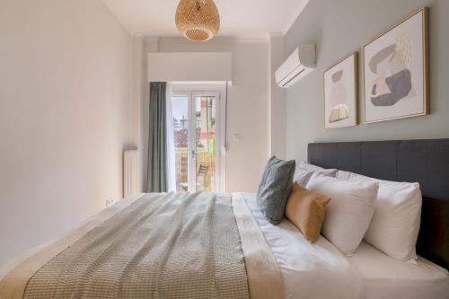 Family-Friendly Thisseio Retreat Near Acropolis