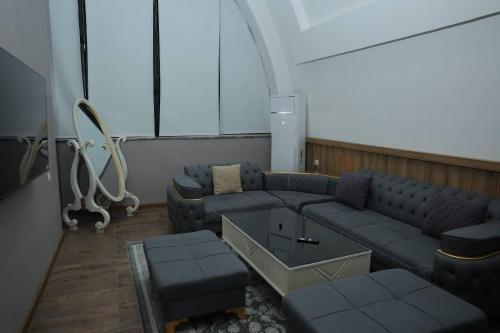 ナマンガンにあるShedevr Plazaのギャラリーの写真