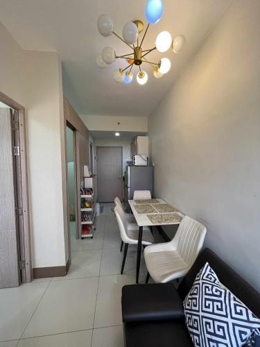 Fotografie z fotogalerie ubytování 2 bedroom modern unit v destinaci Manila