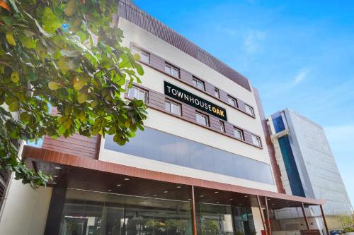 Gallery image of Townhouse OAK XOTEL near silk board metro in Bengaluru