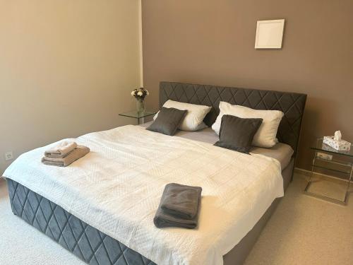 Fotografie z fotogalerie ubytování LGH2-4 Schlafzimmer, voll ausgestattet, WLAN, Balkon, self-check-in v destinaci Langenhagen