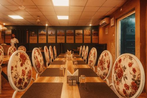 Konferenční prostory v ubytování The Elegance Resort, Vrindavan- A Hidden Gem Nested In Nature's Lap