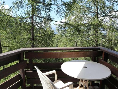 Appartement Confort 6 pers, 2 pièces, Balcon, Cheminée, Accès direct aux pistes - FR-1-322-451