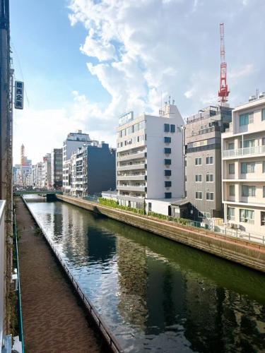 年末大特価キャンペーン実施中 道頓堀まで徒歩1分 日本橋駅まで徒歩2分 黒門市場 難波 心斎橋もすぐの好立地 関西空港行きバス乗り場まで徒歩1分で アクセス抜群です