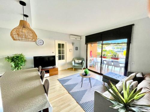 Χώρος καθιστικού στο FENALS BEACH&CHIC, Boutique Apartament with parking, full equipped near the beach