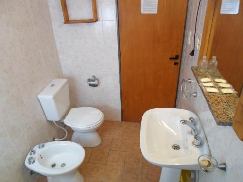 Ένα μπάνιο στο DeRoxy Village