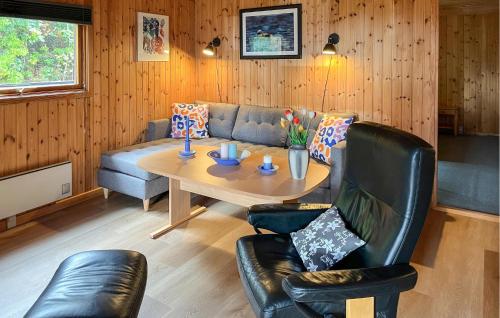 Χώρος καθιστικού στο Awesome Home In Jerup With Wifi