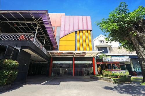 Townhouse Oak Malang near ITN Malang formerly Fariz Hotel Singosari