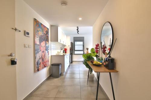 Fotografie z fotogalerie ubytování Lime Luxe Haifa - 2BR by the SEA v destinaci Mashabbe Sade