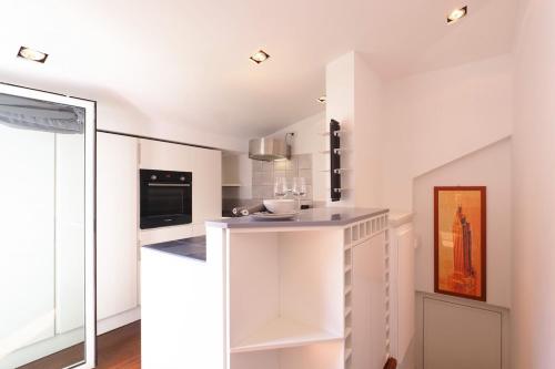 Contempora - Attic with Terrace in the Heart of Porta Romana