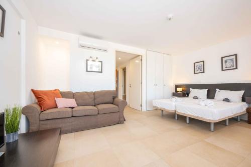 White Golden - AC - Wi-Fi - Pools & Beach Access Included