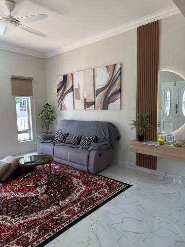Χώρος καθιστικού στο De Space Homestay with Private Pool at Balok