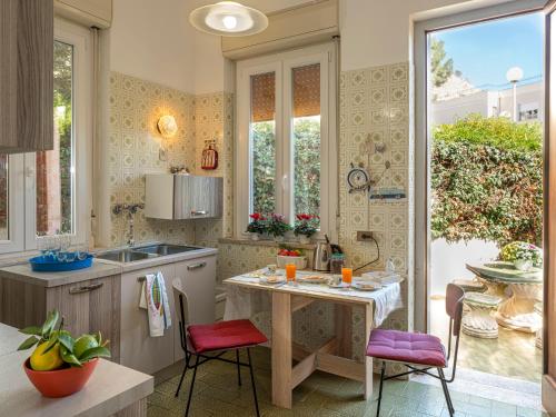 Η κουζίνα ή μικρή κουζίνα στο Villa Rosa Mondello