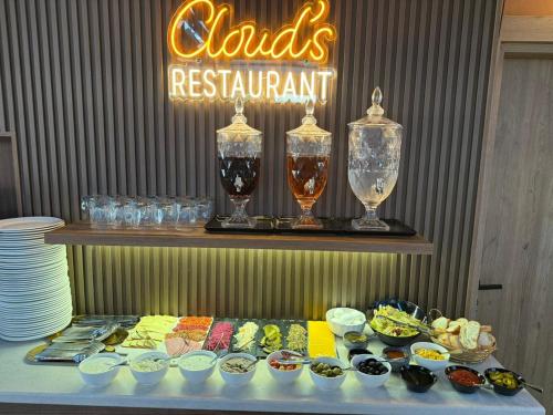 Jídlo v hotelu nebo okolí