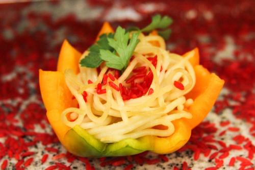 ホテルの敷地内または近くでの食事または食べ物