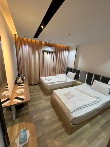 Grand Hotel - فندق جراند أوتيل