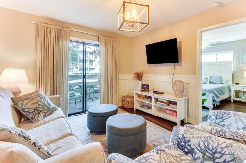 Walk to Folly Field Beach: Coastal Home w/ Grill photo 16