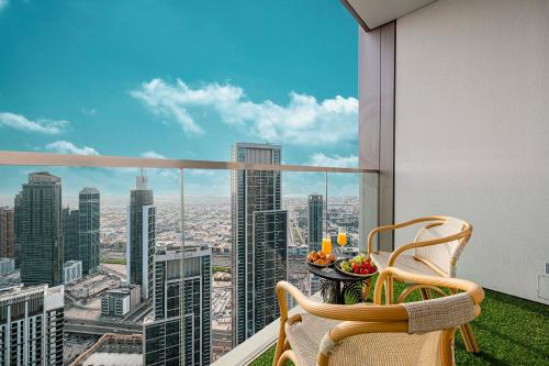 Nápoje v ubytování Luxury Grande Suites by Hostiva - Full City View