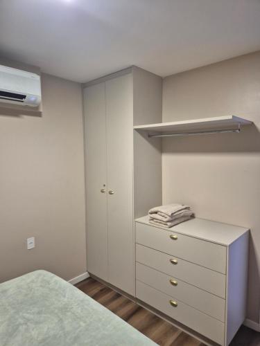 Postel nebo postele na pokoji v ubytování Luxo e Comodidade com Ótima Localização