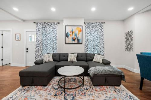 Gallery image of Luxury 3BR 2BA apt near Harvard with Free Parking in Boston
