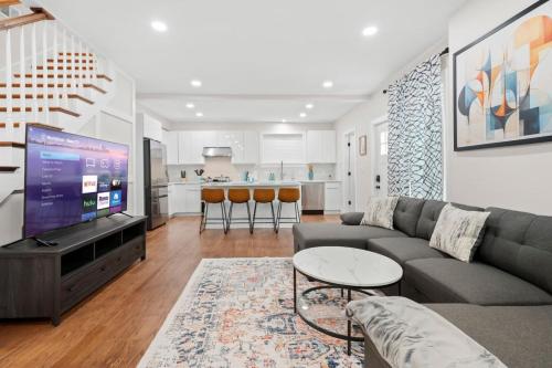 Gallery image of Luxury 3BR 2BA apt near Harvard with Free Parking in Boston