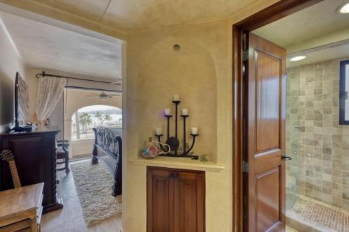 Φωτογραφία από το άλμπουμ του Beachfront Hacienda Style Condo σε El Bedito