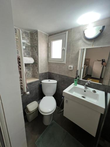 Phòng tắm tại À côté du parc saada la marsa