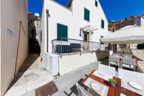 Penelope, rustic apartment next to the City Walls