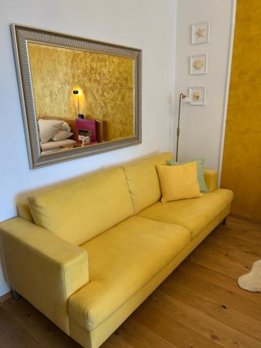 Χώρος καθιστικού στο Golden Rooms