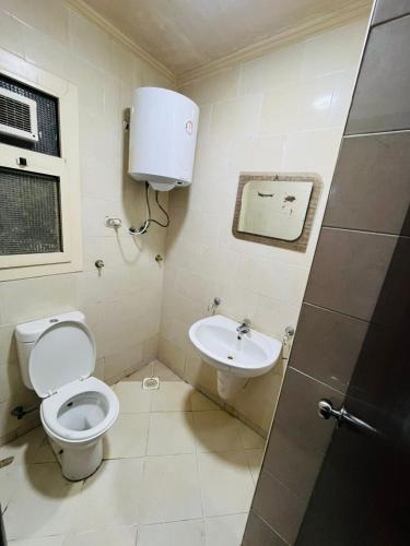 Ένα μπάνιο στο Porto Sokhna pyramids Family