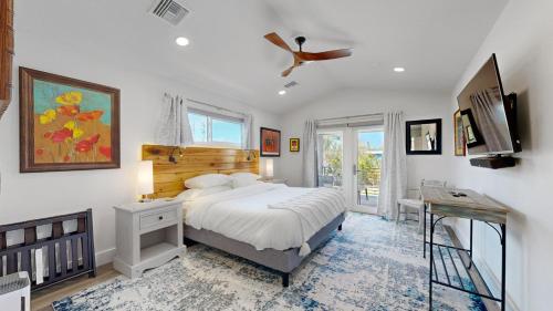 Ένα ή περισσότερα κρεβάτια σε δωμάτιο στο 409 Washington Ave