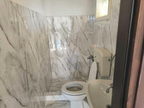 One Bedroom Apartment with Balcony 3
