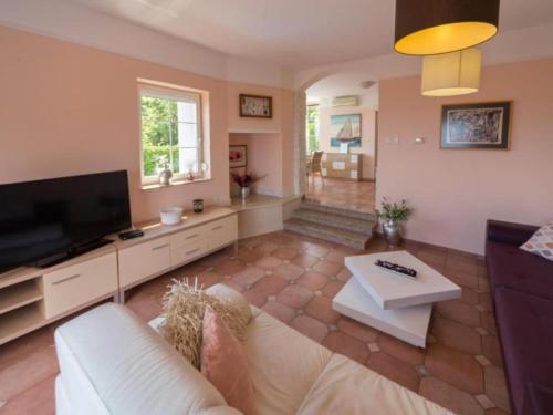 Three bedroom apartment with balcony