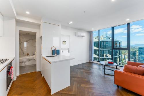 Galería fotográfica de Spacious 4BR Family Apt in Box Hill Free Parking x 2 en Box Hill