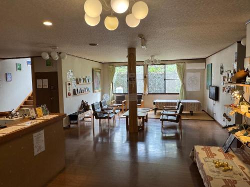 Una cocina o cocineta en Hataya Onsen Sasa no yu