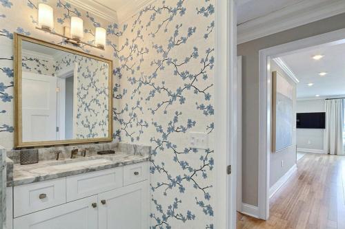 Μια τηλεόραση ή/και κέντρο ψυχαγωγίας στο El Rey Collection 3