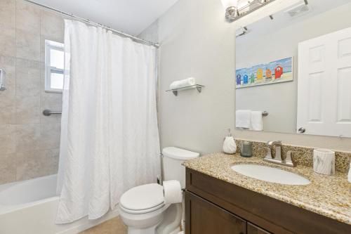 Ένα μπάνιο στο 266 Canaveral Beach Blvd