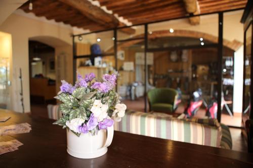 Un restaurante o sitio para comer en La Foresteria Montecatini Golf