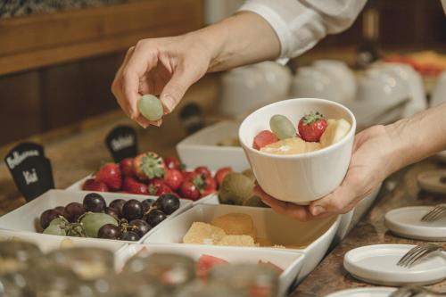 ホテルの敷地内または近くでの食事または食べ物