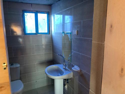 Koupelna v ubytování Leley Camp