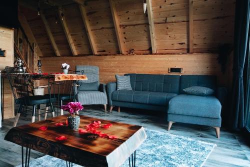 Fotografie z fotogalerie ubytování Ömra bungalov v destinaci Dernek