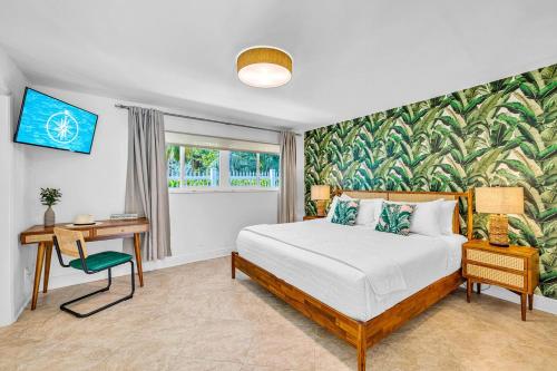 Ένα ή περισσότερα κρεβάτια σε δωμάτιο στο Steps to Beach Heated Pool Kiwi Key Residences