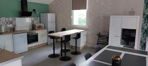 Gite de Veretteにあるキッチンまたは簡易キッチン