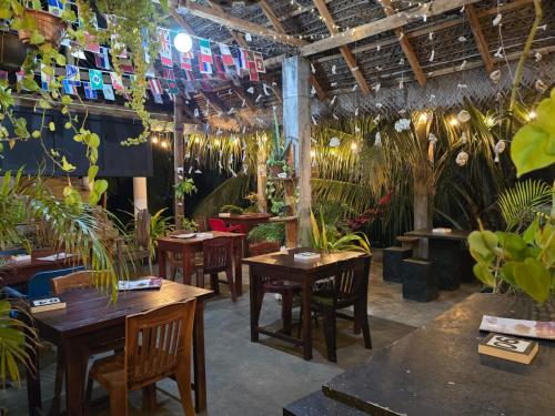 Restaurace v ubytování Dot's bey beach cabanas