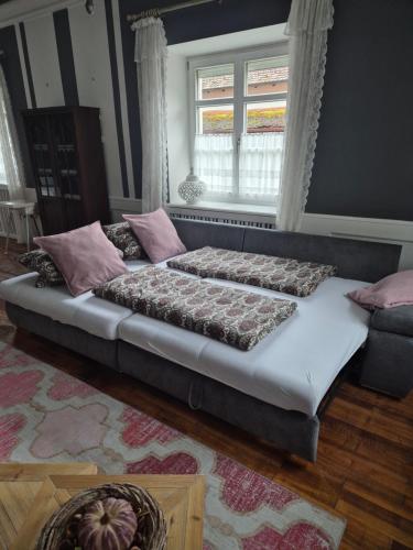 Un pat sau paturi într-o cameră la Ferienwohnung Meyer