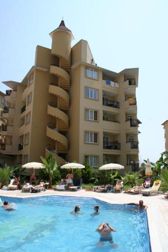 Bazen u ili blizu objekta Kleopatra Royal Palm Hotel